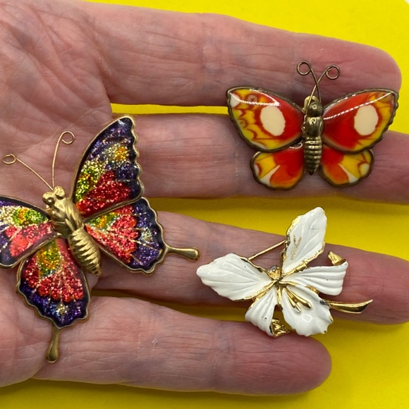 Vintage Brooch Lot Butterflies & White Flower Enameled Naturecore - Picture 7 of 8